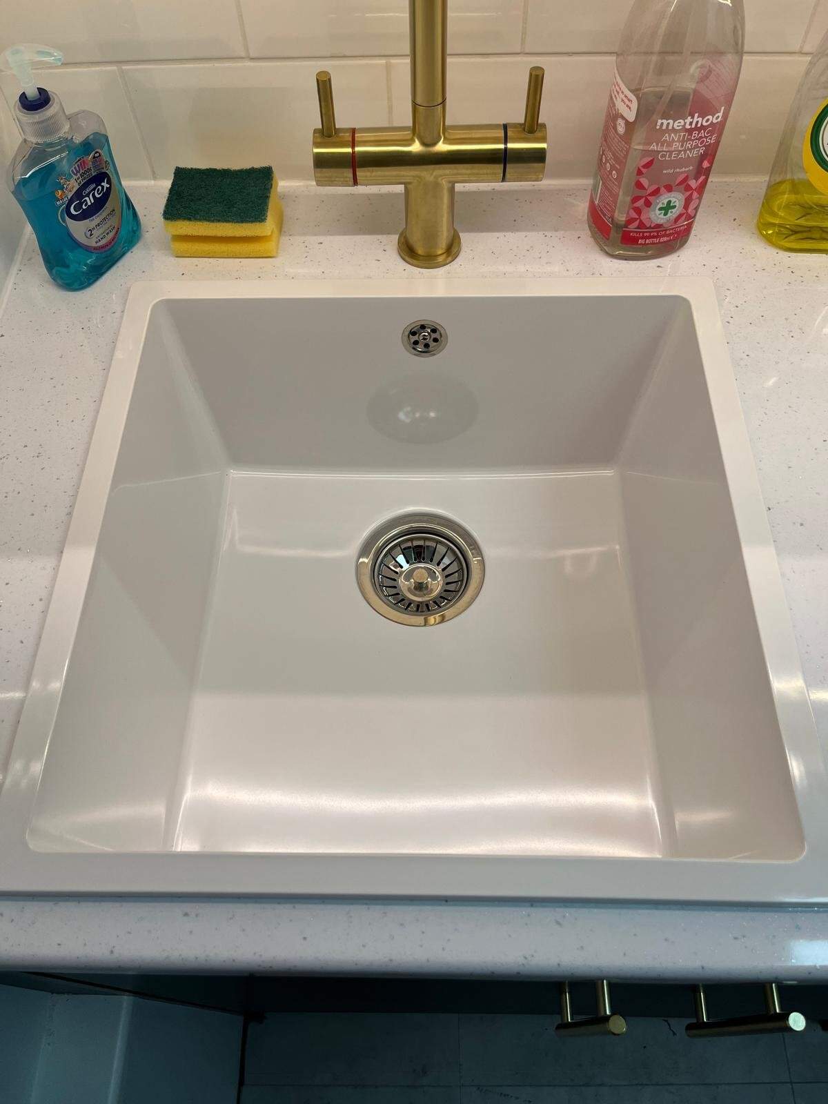 Washroom & Amenity Deep Clean